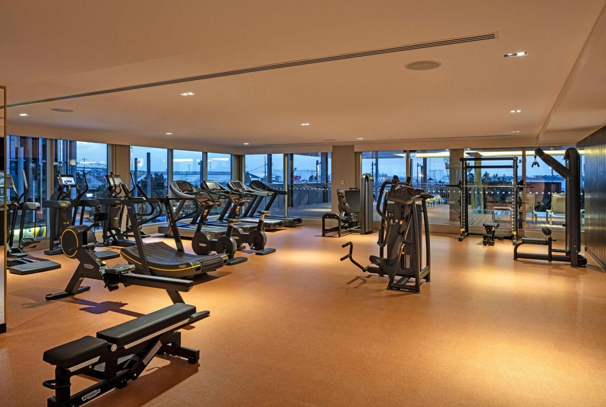 Park Hyatt Auckland Hotell Exteriör bild The gym at the hotel